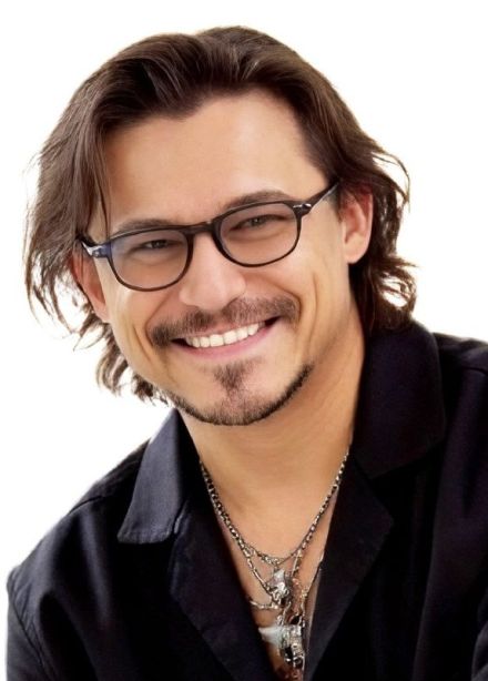 Максим Олейников