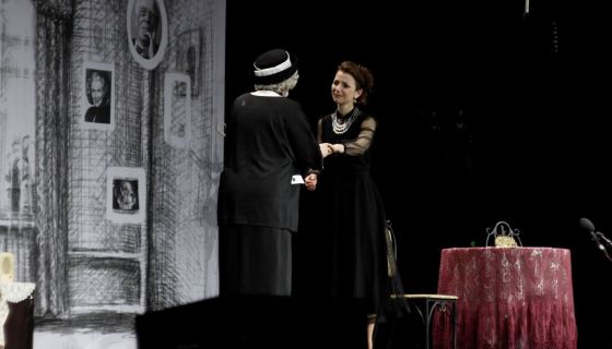 Спектакль «Раневская. Сквозь смех и слёзы!»