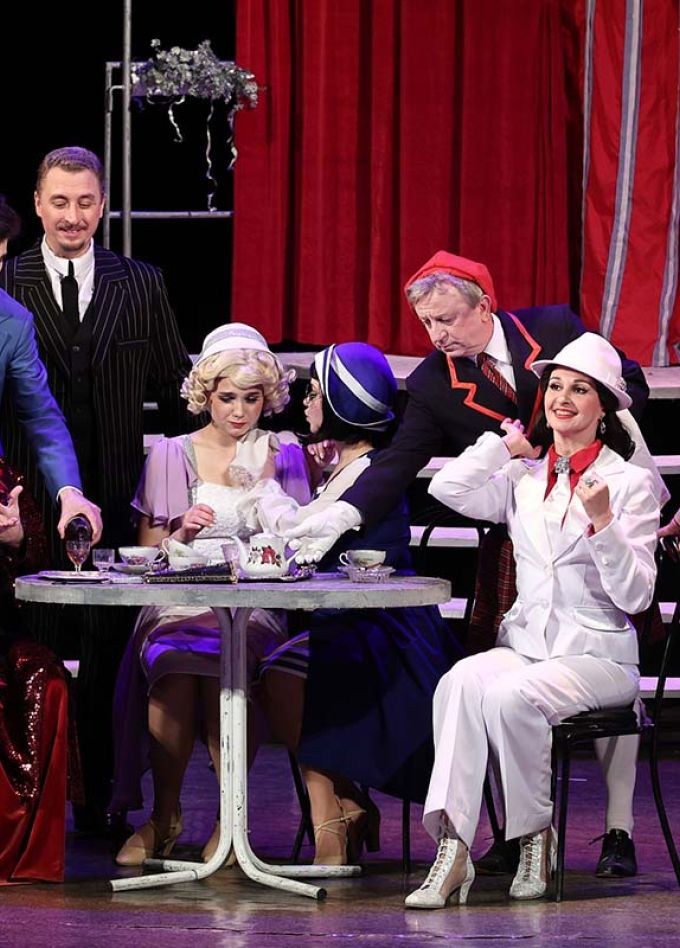 Здрасьте, я ваша тётя!