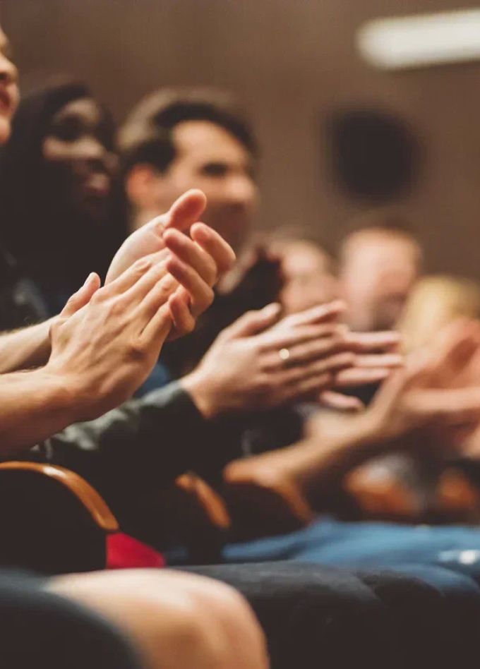 Девочка с головой волка