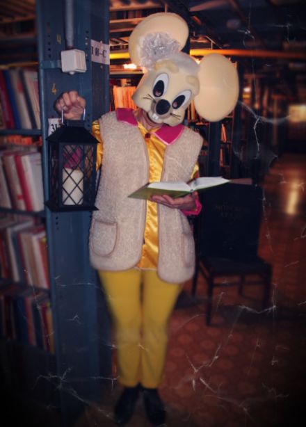 Вниз по лестнице, ведущей к знаниям. Экскурсия