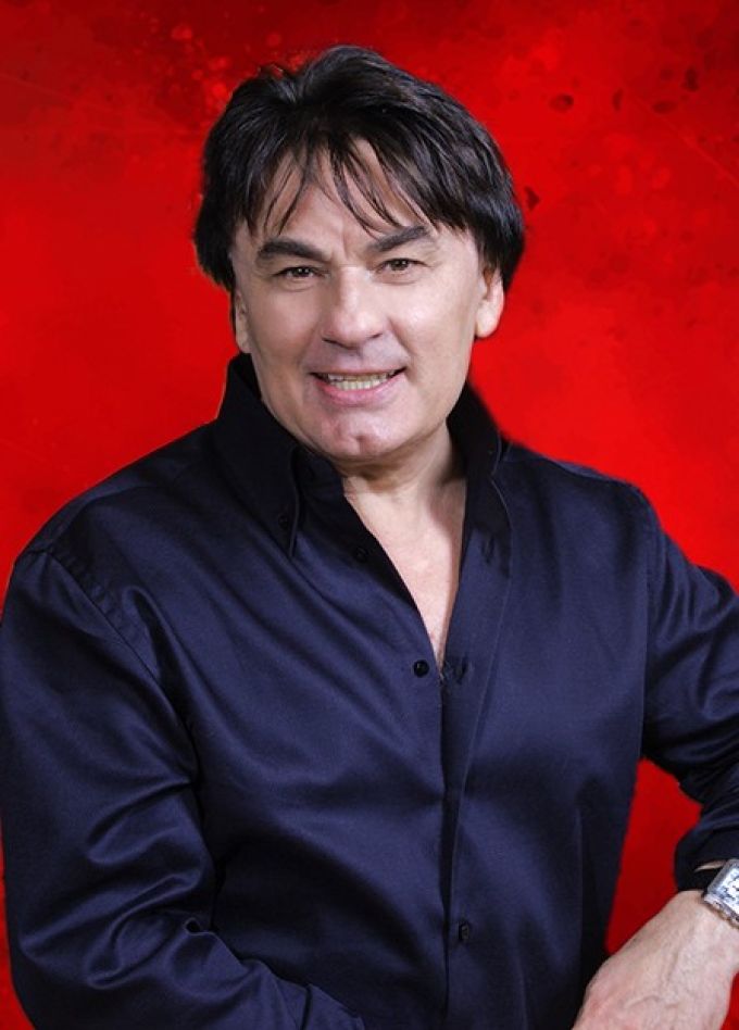 Александр Серов